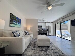 Building Photo - 1605 S US Hwy 1