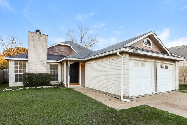 Building Photo - 19523 Lake Hollow Ln