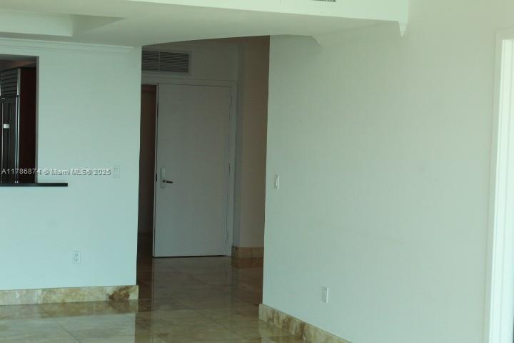 Building Photo - 1331 Brickell Bay Dr