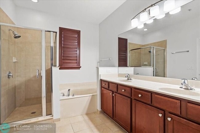 Building Photo - 4742 Sierra Ln