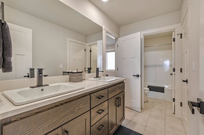 Building Photo - New 4 bedroom, 2.5 bath home in NW McMinnville