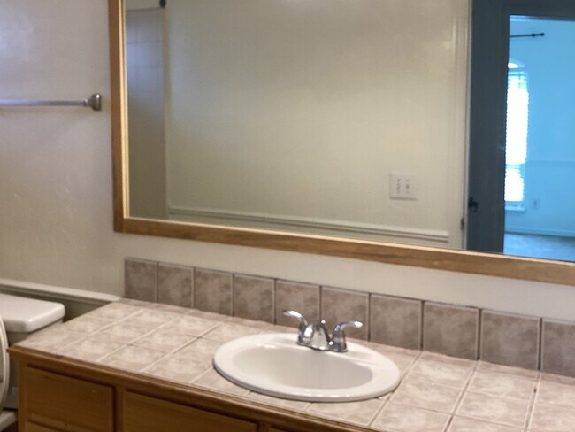 Building Photo - 17552 Zinc Dr