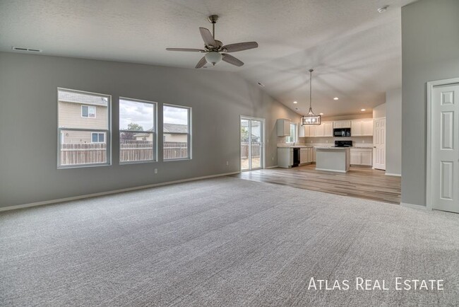 Building Photo - Open Floor Plan | New 4bd, 2bth Home