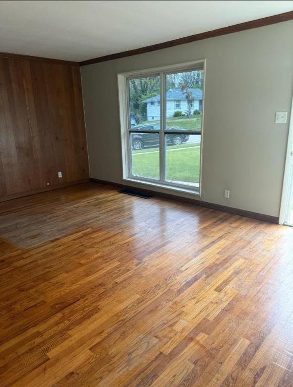 Building Photo - 5619 Sanborn Dr