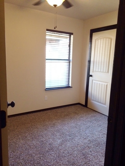 Building Photo - 2-Bed 1.5 Bath 2-Car West Moore Home avail...