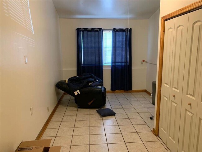 Building Photo - 1805 Mayhew St