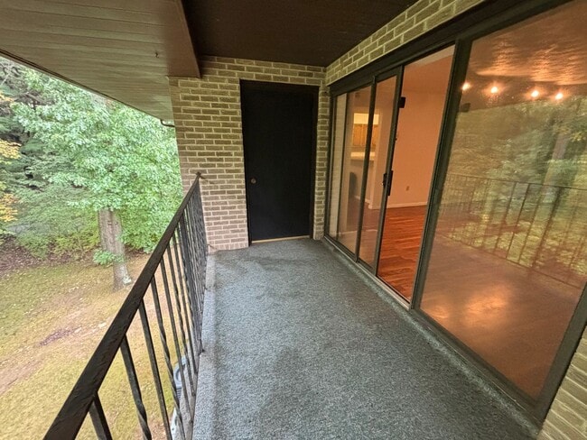Building Photo - Beautiful 2 Bedroom 2 Bathroom apartment i...