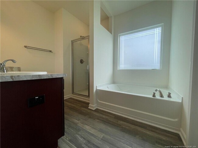 Building Photo - 453 Troy Dr