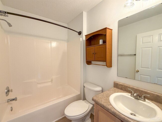 Building Photo - 8005 Stonebrook Dr