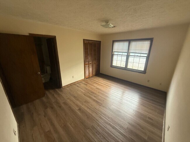 Building Photo - 131 Williamson St