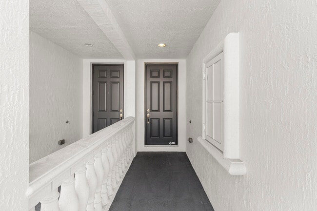 Building Photo - 3111 Waterside Cir