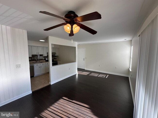 Building Photo - 511 Walden Cir