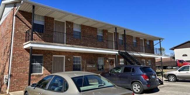 Primary Photo - Maple Pointe Apartments