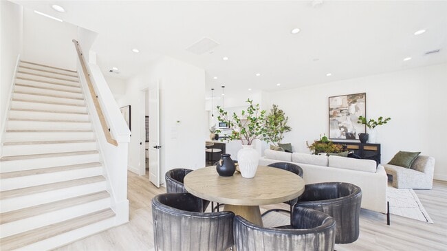 Building Photo - 2417 Harrington St