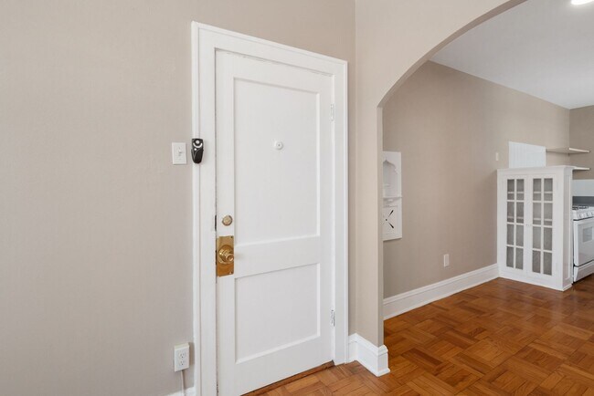 Building Photo - Move over, Linguini!