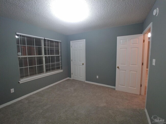 Building Photo - 6024 Yellow Rose Dr