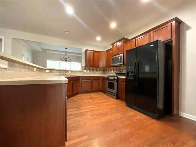 Building Photo - 2882 Cross Creek Dr