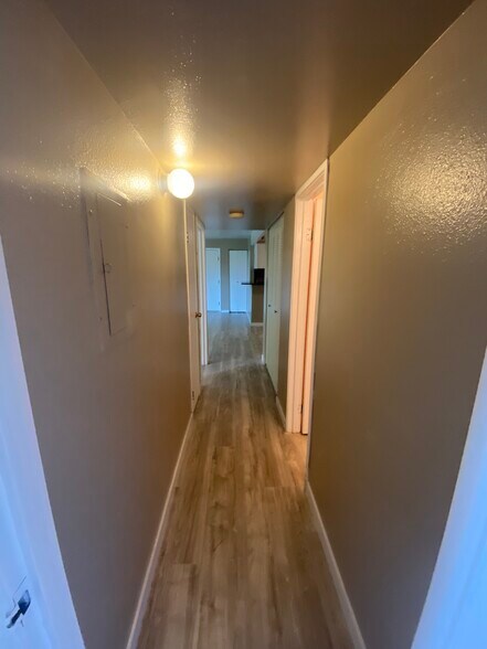 Building Photo - 420 Zang St