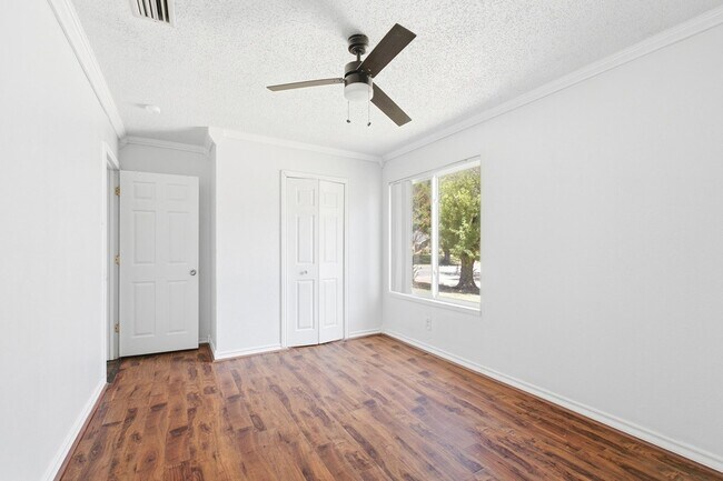 Building Photo - 2930 Lancer Ln