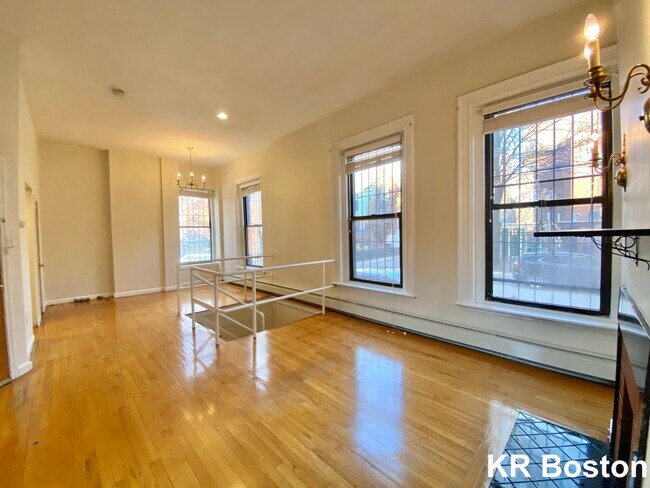 Building Photo - 437 Shawmut Ave