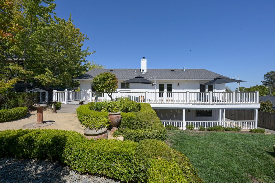 Building Photo - 5 Santa Victoria Ct