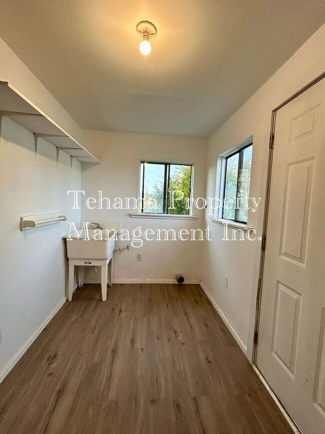 Building Photo - Country home on a Rural Farm in Corning.