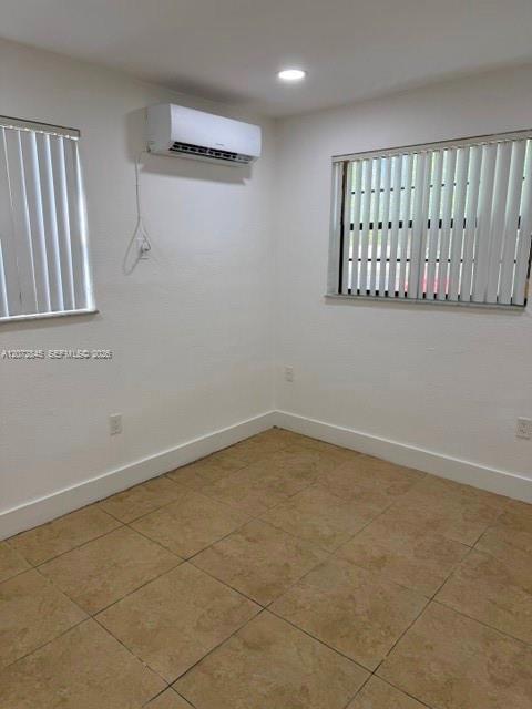 Building Photo - 4450 SW 67th Ave