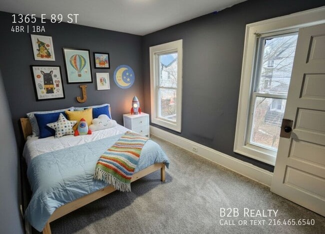 Building Photo - 1365 E 89th St