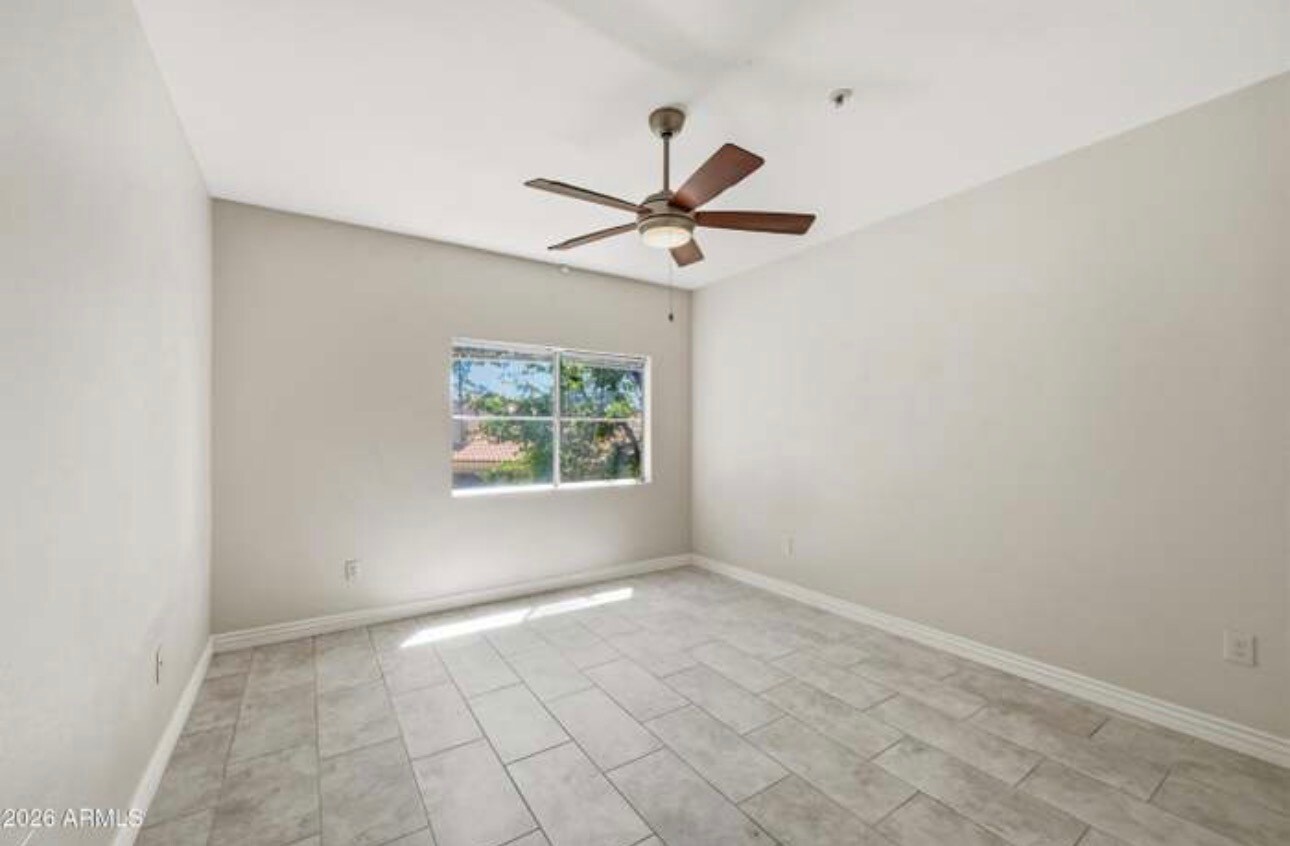 Building Photo - 3830 E Lakewood Pky E