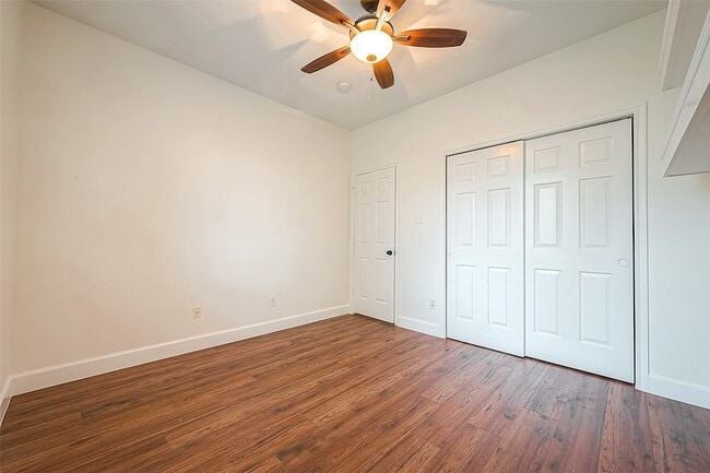 Building Photo - 23759 River Pl Dr