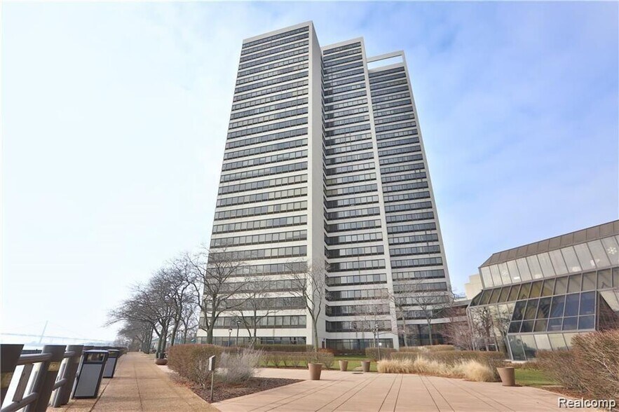 Building Photo - 1001 W Jefferson Ave