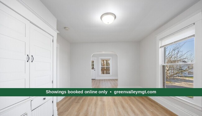 Building Photo - 743 Crosby St NW