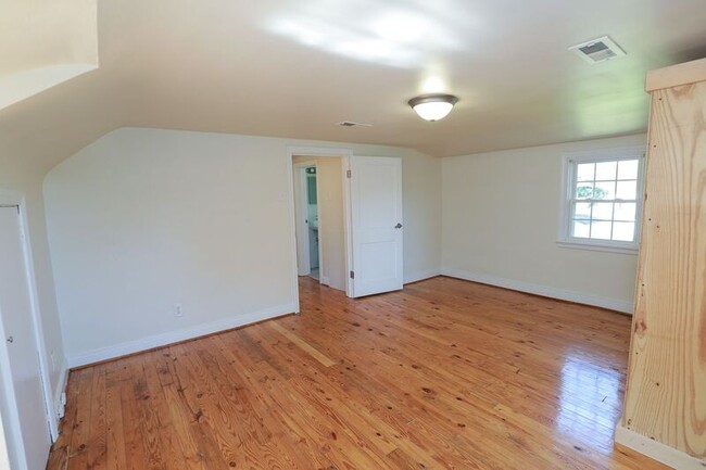 Building Photo - 2922 Overton Rd