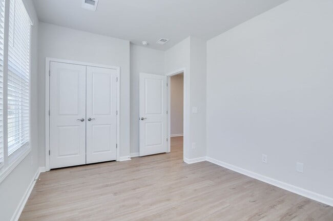 Building Photo - Stunning 4-Bedroom, 3-Bath New Construction Home with Master on Main and Upstairs Retreat