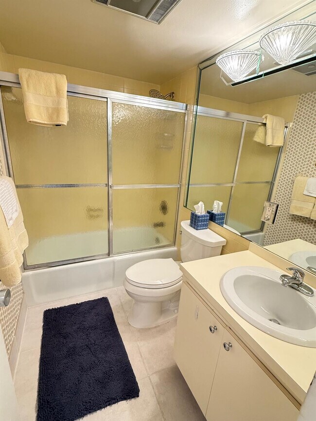 Building Photo - 4636 El Mar Dr