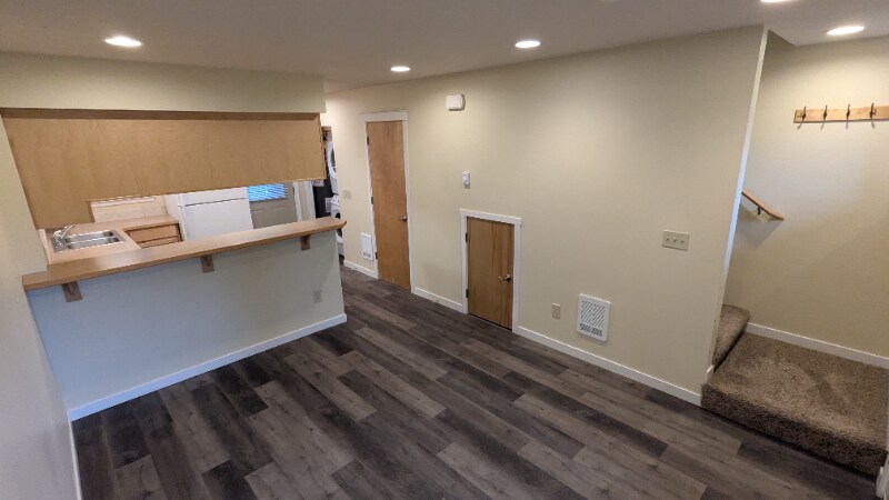 Building Photo - 5863 Cedar St