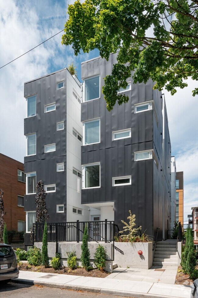 Building Photo - 3221292