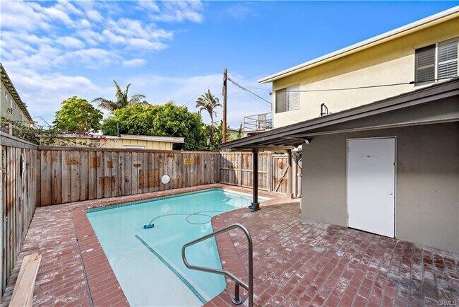 Building Photo - Balboa Peninsula Pool Home