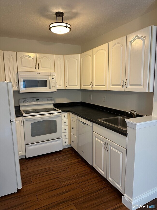 Building Photo - 3699 Broadbridge Ave