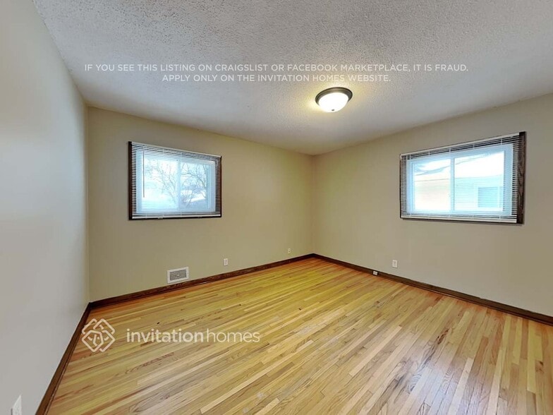 Building Photo - 3612 Commodore Dr