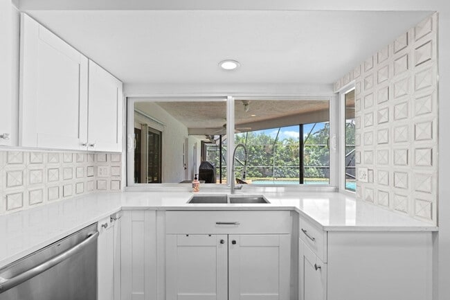 Building Photo - 1039 NW 8th St