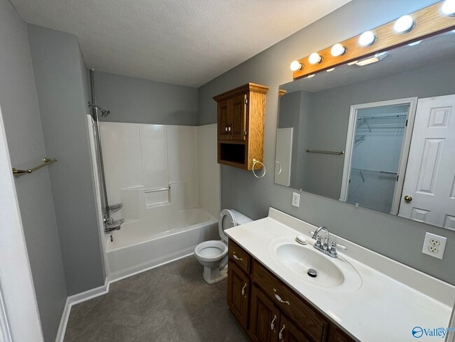 Building Photo - 104 Cypress Cir