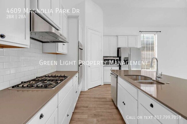 Building Photo - 4609 Magnolia Park Dr