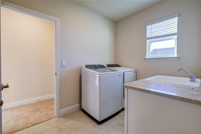 Building Photo - 17719 Gulf Rnch Pl