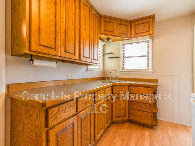Building Photo - 1713 1st Ave NE
