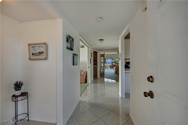 Building Photo - 452 Belina Dr