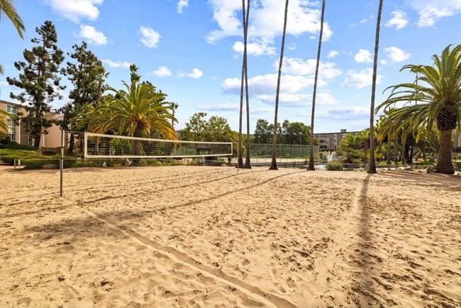 Building Photo - One Bedroom 1 Bath- Private Resort Complex Condo in Point Loma