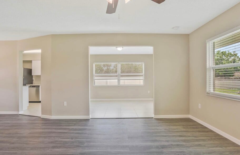 Building Photo - 520 S Perry St