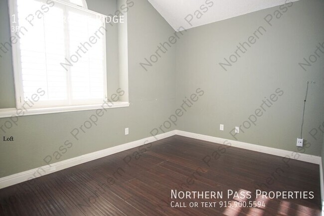 Building Photo - Gorgeous 3 Bedroom Westside Home!