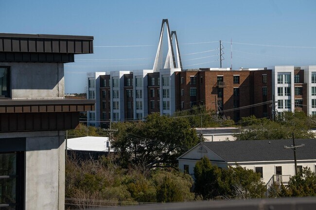 Building Photo - 1 Cool Blow St